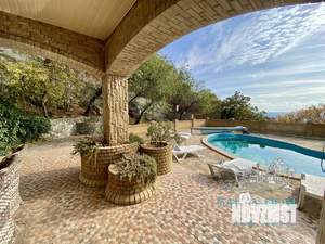 Дом 300м², 3-этажный, посуточно,