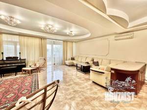 Дом 250м², 3-этажный, посуточно,