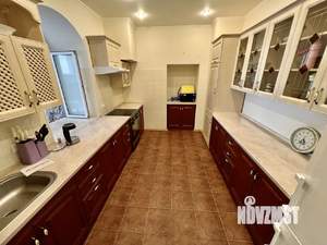 Дом 1000м², 3-этажный, посуточно,