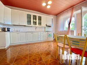 Дом 300м², 3-этажный, посуточно,