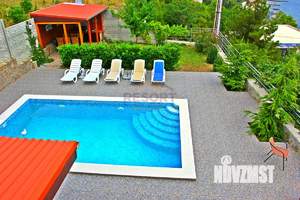 Дом 200м², 2-этажный, посуточно,