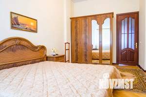 Дом 275м², 3-этажный, посуточно,