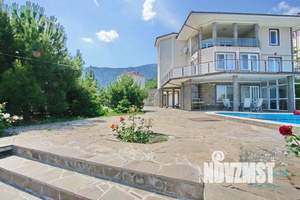 Дом 350м², 3-этажный, посуточно,