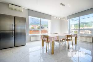 Дом 440м², 2-этажный, посуточно,