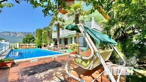 Дом 238м², 3-этажный, посуточно,