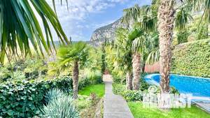 Дом 400м², 2-этажный, посуточно,