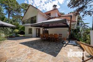 Дом 400м², 3-этажный, посуточно,