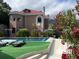 Дом 250м², 2-этажный, посуточно,