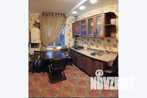 Дом 250м², 3-этажный, посуточно,