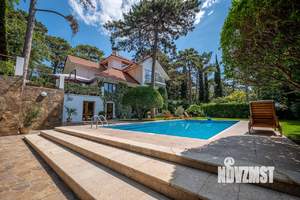 Дом 400м², 3-этажный, посуточно,