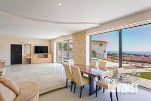 Дом 200м², 2-этажный, посуточно,