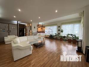 Дом 230м², 2-этажный, на длительный срок,