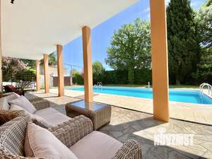 Дом 600м², 2-этажный, посуточно,