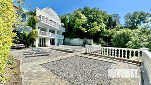 Дом 300м², 3-этажный, посуточно,