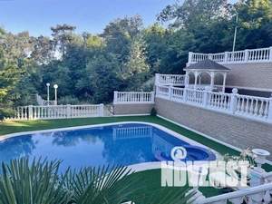 Дом 450м², 4-этажный, посуточно,