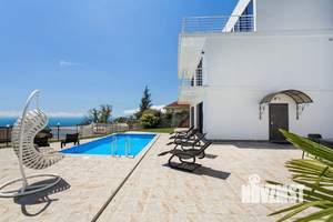 Дом 200м², 3-этажный, посуточно,