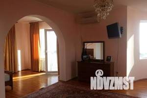 Дом 280м², 3-этажный, посуточно,