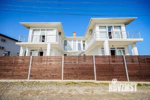 Дом 440м², 2-этажный, посуточно,