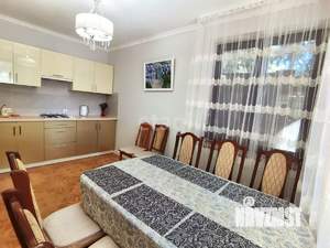 Дом 240м², 3-этажный, на длительный срок,