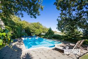 Дом 330м², 3-этажный, посуточно,