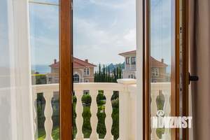 Дом 350м², 3-этажный, посуточно,