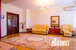 Дом 275м², 3-этажный, посуточно,