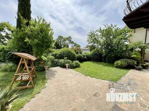 Дом 200м², 2-этажный, посуточно,