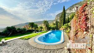 Дом 400м², 2-этажный, посуточно,