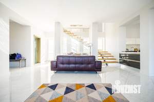 Дом 440м², 2-этажный, посуточно,