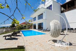 Дом 200м², 3-этажный, посуточно,