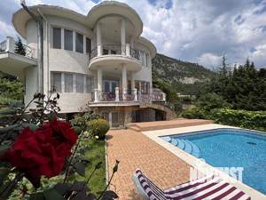 Дом 300м², 2-этажный, посуточно,