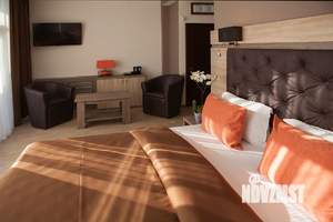 Дом 350м², 3-этажный, посуточно,