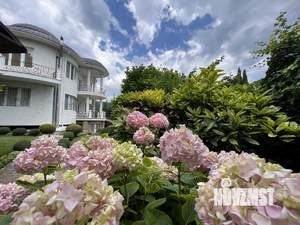 Дом 300м², 2-этажный, посуточно,