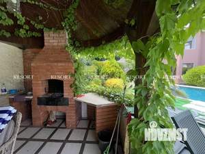 Дом 250м², 2-этажный, посуточно,