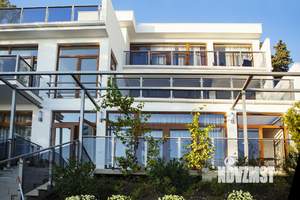 Дом 350м², 3-этажный, посуточно,