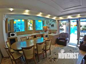 Дом 270м², 3-этажный, посуточно,