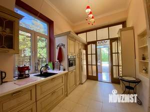 Дом 600м², 2-этажный, посуточно,