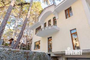 Дом 300м², 3-этажный, участок 10 сот.