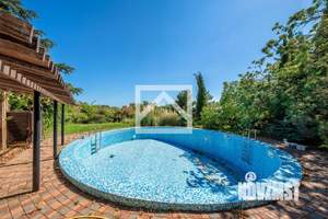 Дом 528м², 3-этажный, участок 17 сот.