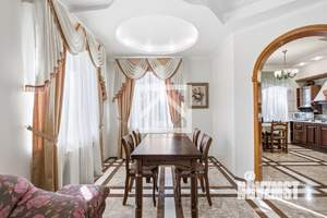 Дом 277м², 3-этажный, участок 5 сот.