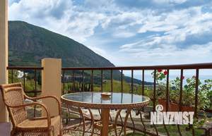 Дом 1800м², 5-этажный, участок 100 сот.