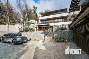 Дом 247м², 3-этажный, участок 8 сот.