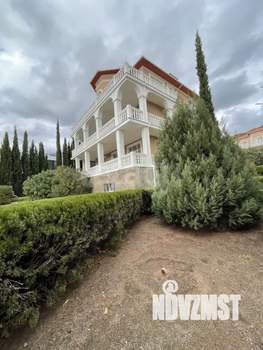 Дом 150м², 3-этажный, участок 10 сот.