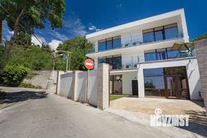 Дом 299м², 2-этажный, участок 3 сот.