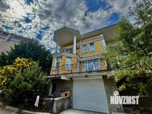 Таунхаус 300м², 3-этажный, участок 1 сот.