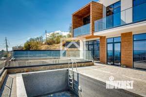 Дом 240м², 3-этажный, участок 4 сот.