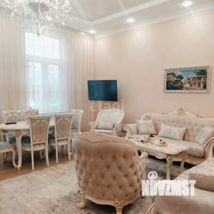 Дом 259м², 2-этажный, участок 4 сот.