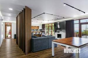 Дом 285м², 3-этажный, участок 12 сот.