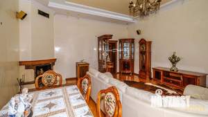 Дом 385м², 3-этажный, участок 14 сот.