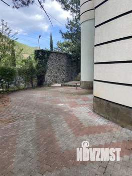 Дом 687м², 4-этажный, участок 15 сот.